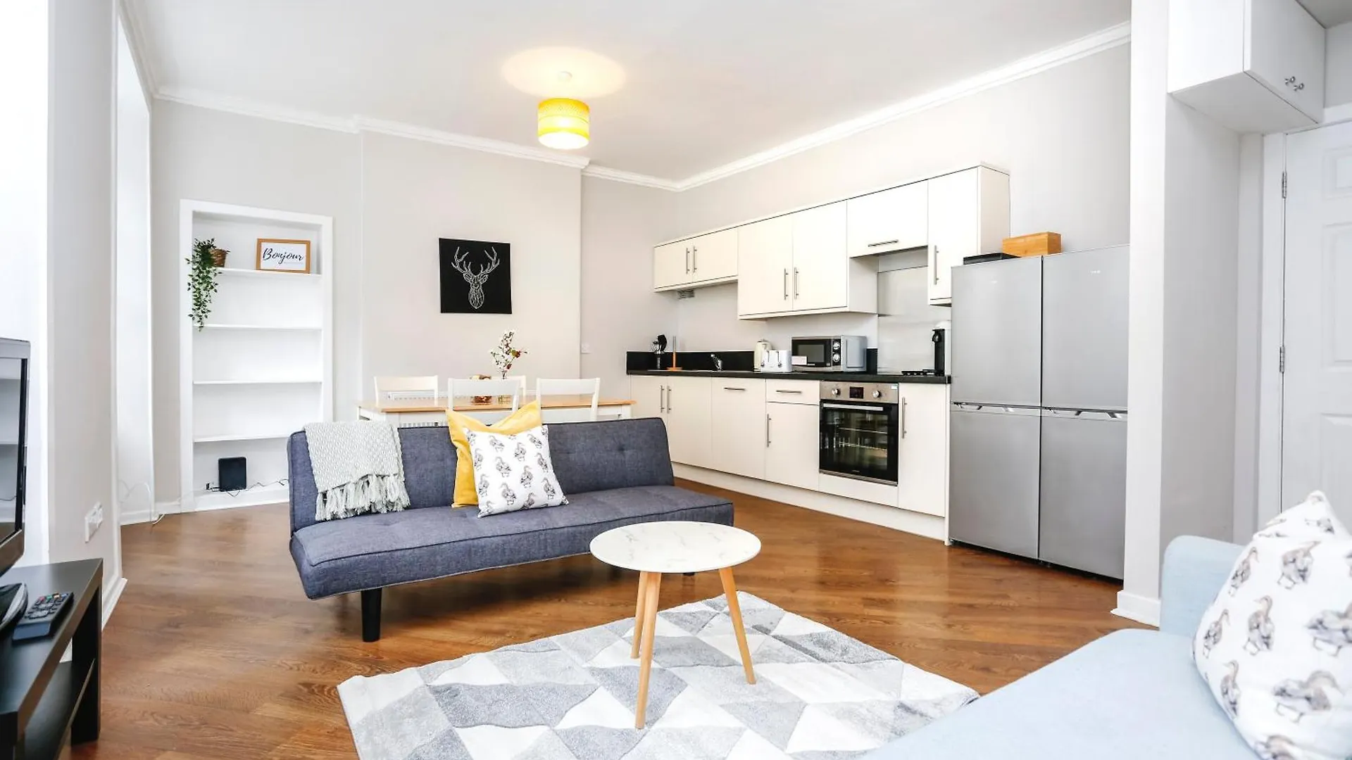 אדינבורו Centrally Located Spacious 2 Bedrooms