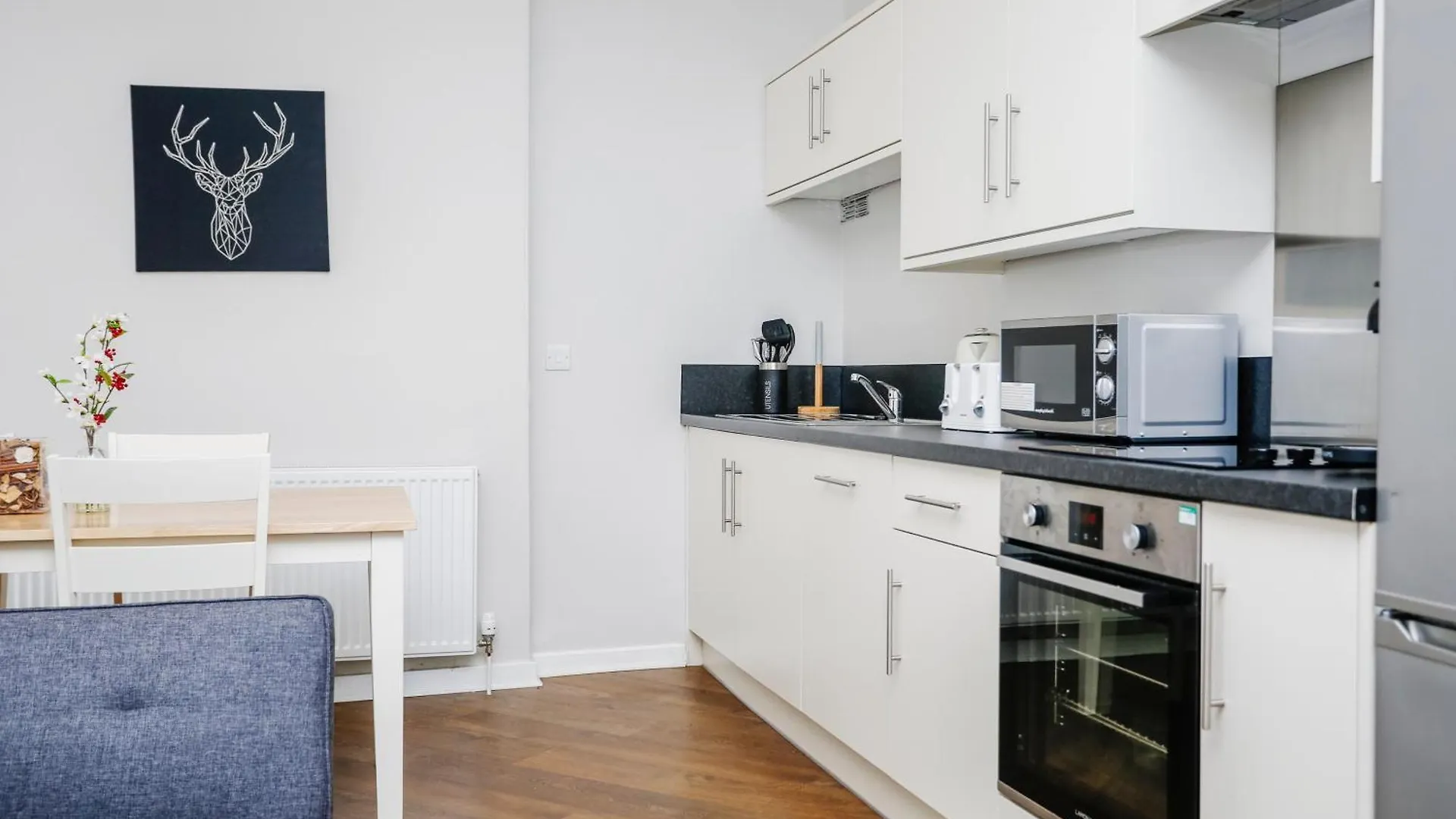 דירה אדינבורו Centrally Located Spacious 2 Bedrooms